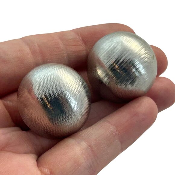 Vintage Sarah Coventry Clip On Earrings Silver Tone Button Dome Textured - Picture 9 of 9